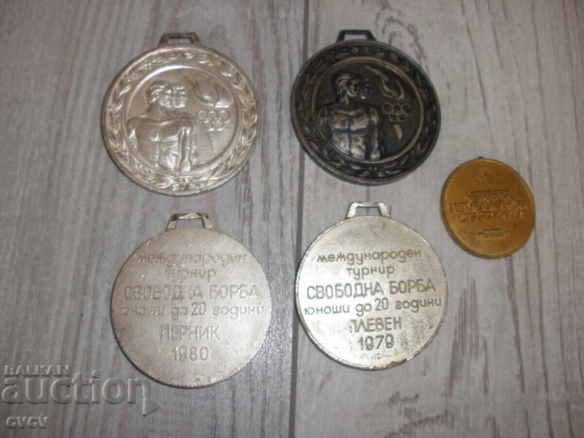 Παράδοση Μετάλλια-Αθλητικά-πάλη-5 τμχ - Β.Ζ.Τ Παράδοση Μετάλλια-Αθλητικά-πάλη-5 τμχ - Β.Ζ.Τ