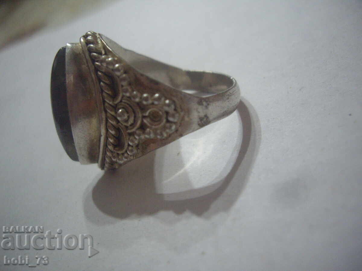 Δημοπρασία Μεγάλο ασημένιο δαχτυλίδι με μεγάλο πέτρα