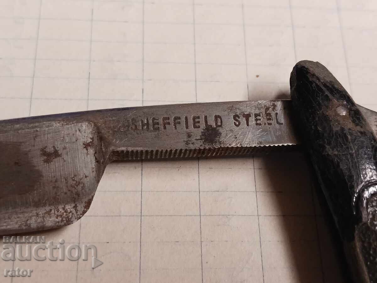 Παλιά ξυριστική μηχανή SHEFFIELD με εξάρτημα με τιμή 29.99 BGN | € 15.33