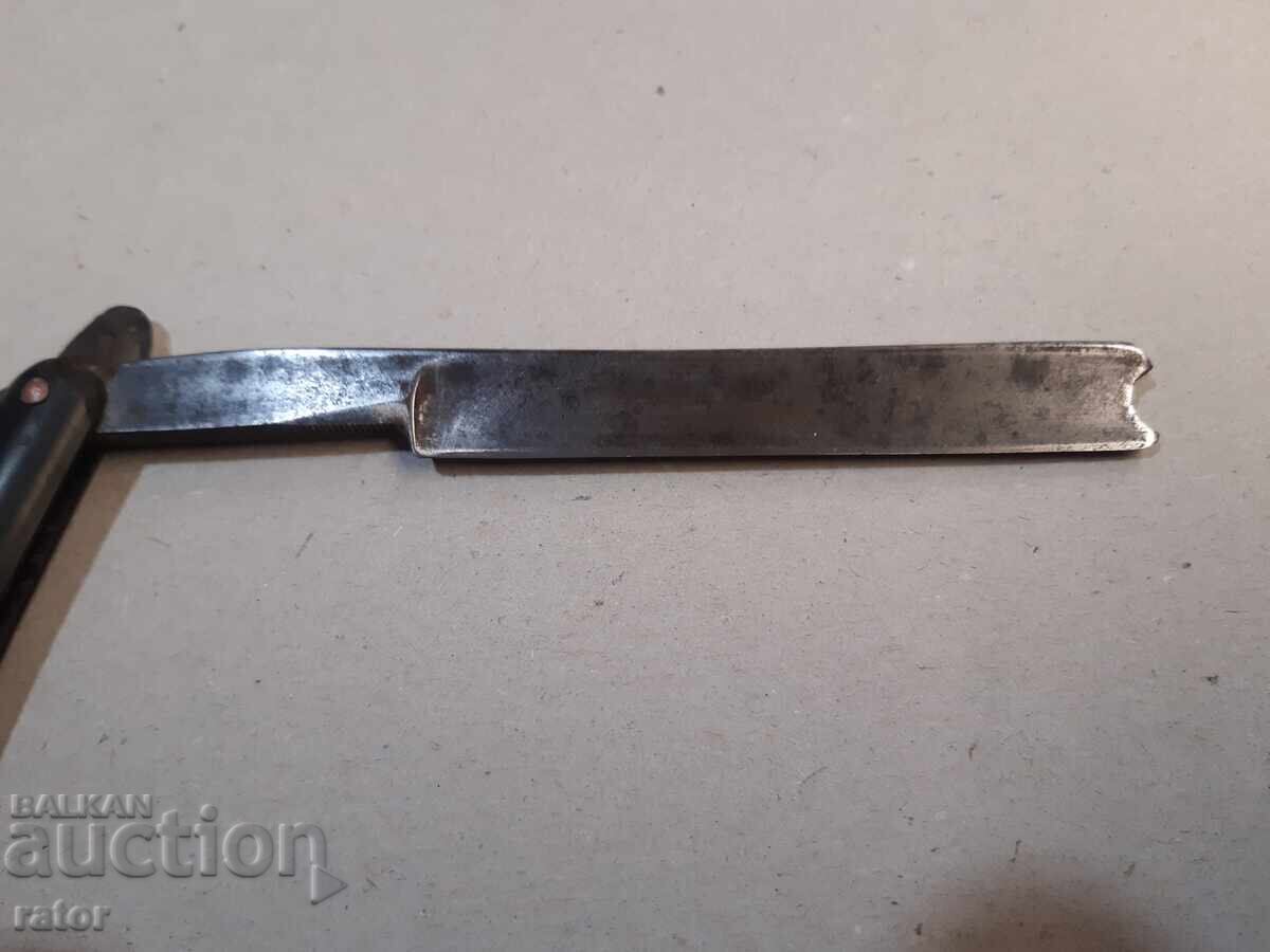 Παράδοση Παλιά ξυριστική μηχανή KROWN & SWORD