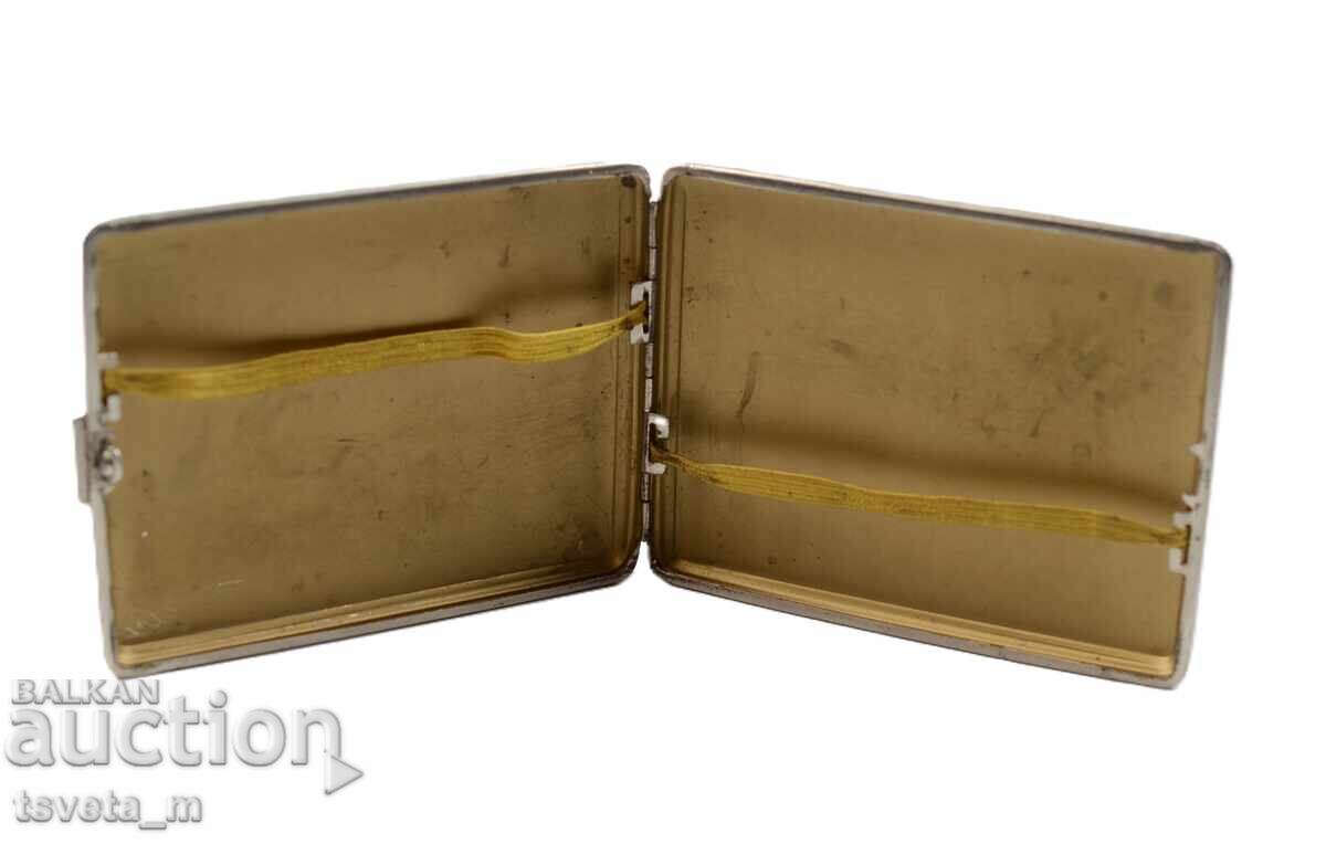 Auction Metal snuffbox Auction Metal snuffbox