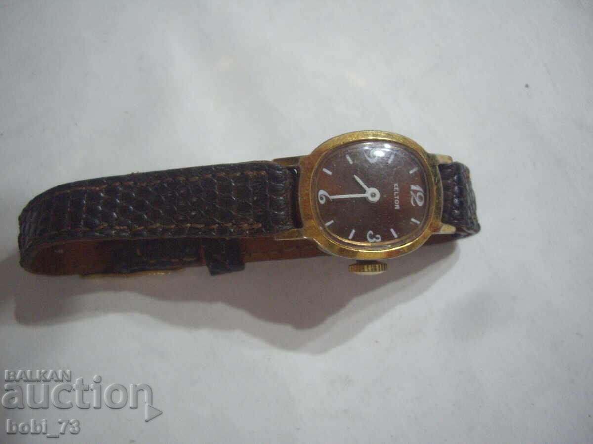 Old gold plated ladies watch. Old gold plated ladies watch.