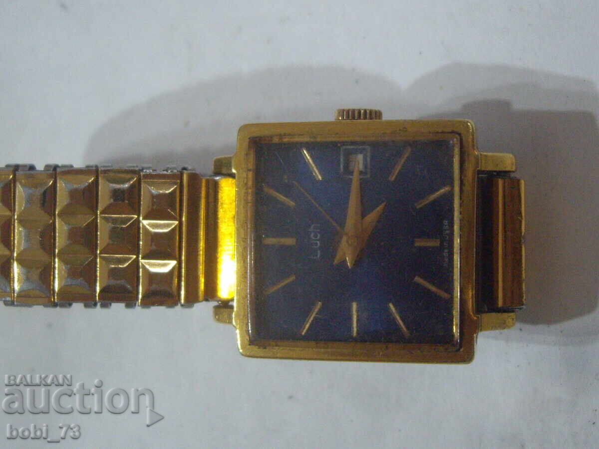 Old gold plated ladies watch.