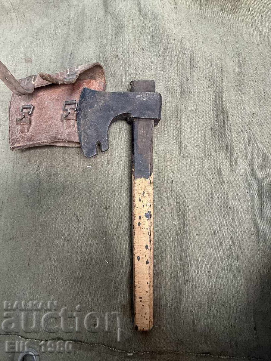 Soldier's hatchet with price € 37.50 | 73.34 BGN