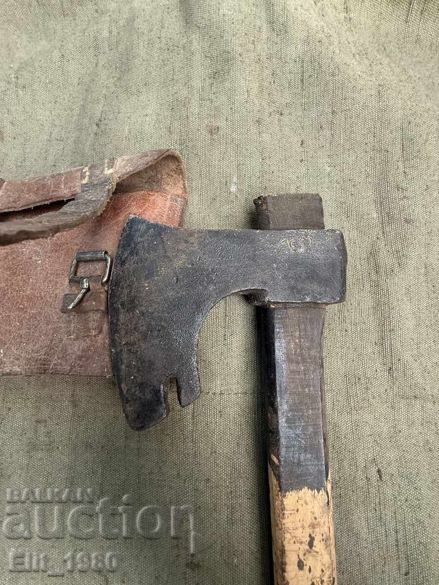 Auction  Soldier's hatchet