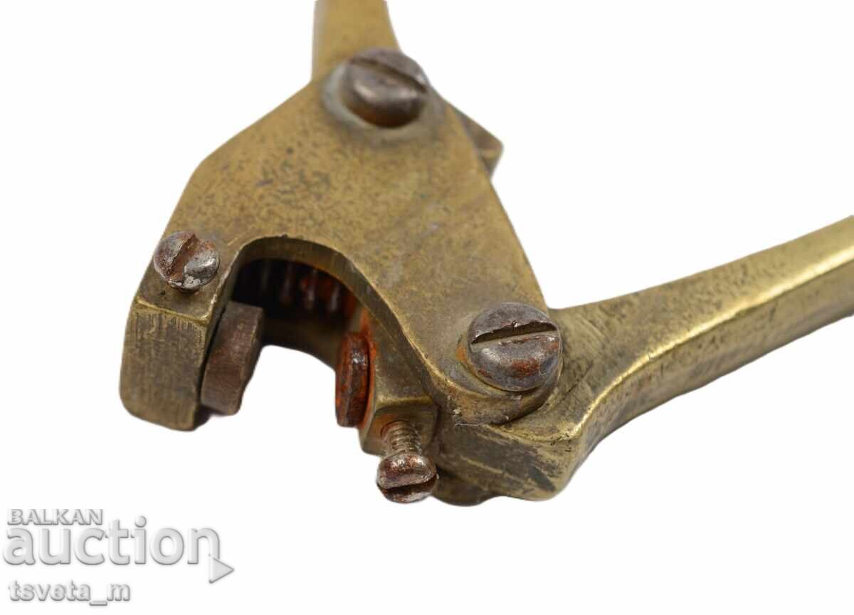 Bronze sealing pliers, seal, number stamp with price 15.00 BGN | € 7.67 Bronze sealing pliers, seal, number stamp with price 15.00 BGN | € 7.67