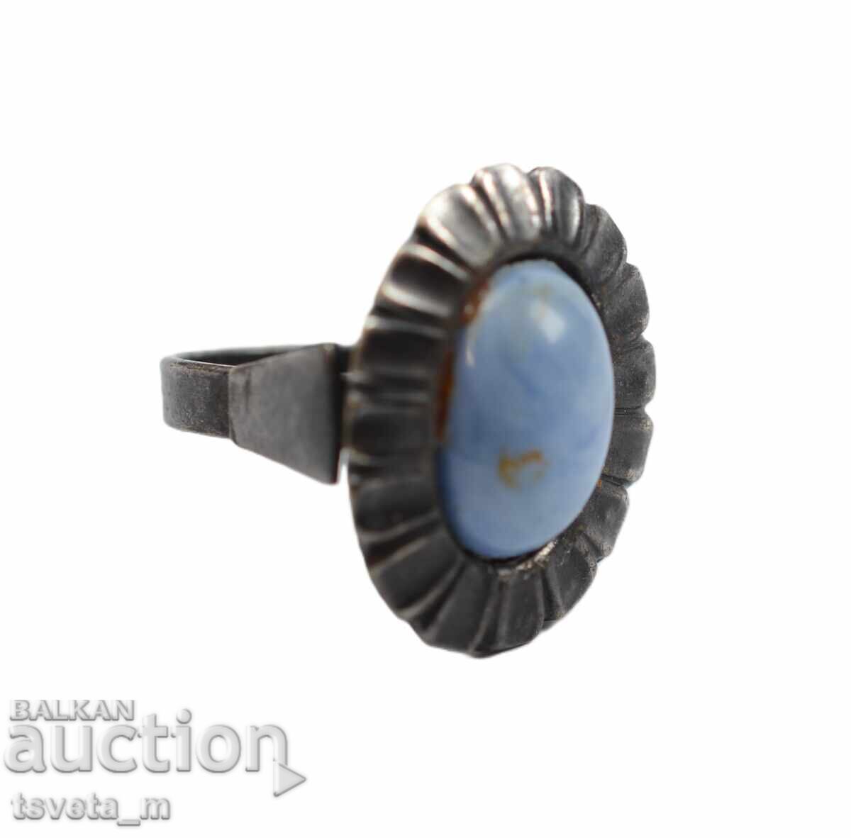 Ενα δαχτυλίδι Ενα δαχτυλίδι