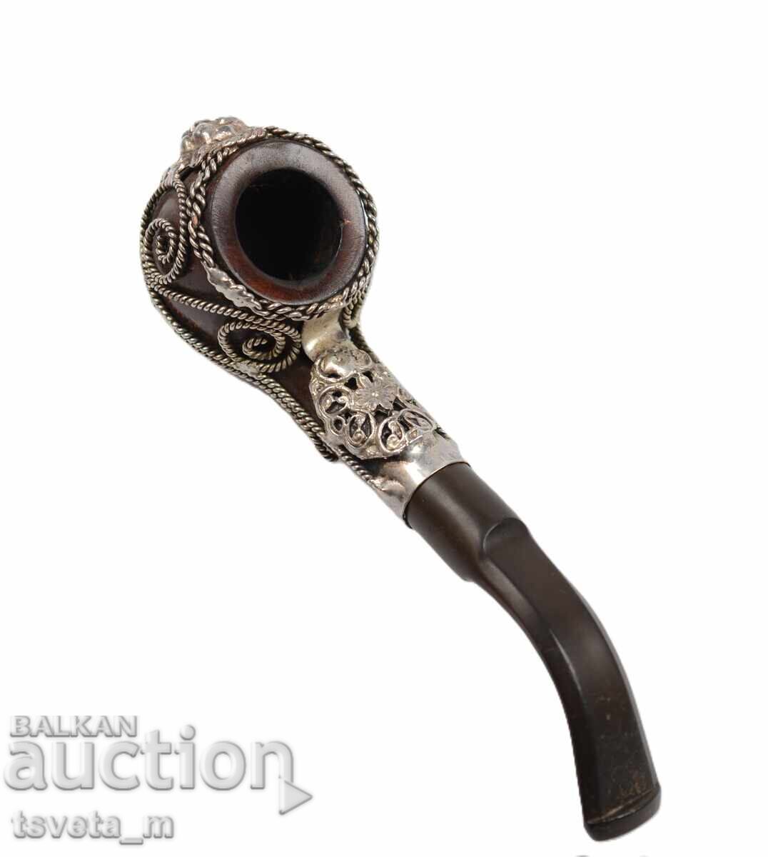 Δημοπρασία Αρχαία πίπα διακοσμημένη με μεταλλικά στολίδια