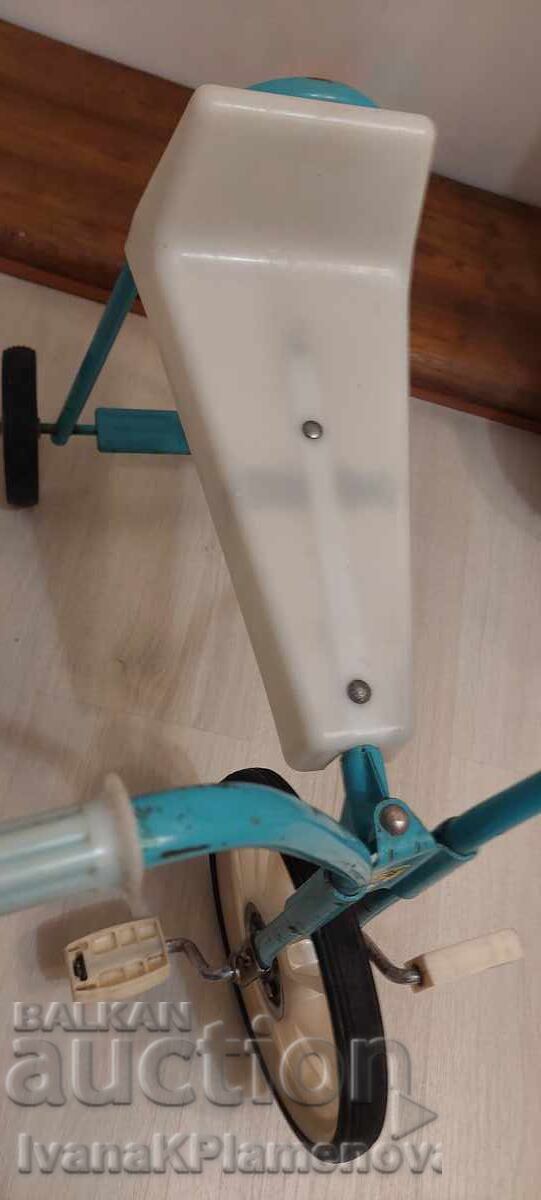 Παράδοση Ποδήλατο παιδικό σοσιαλιστικής εποχής για συλλέκτες