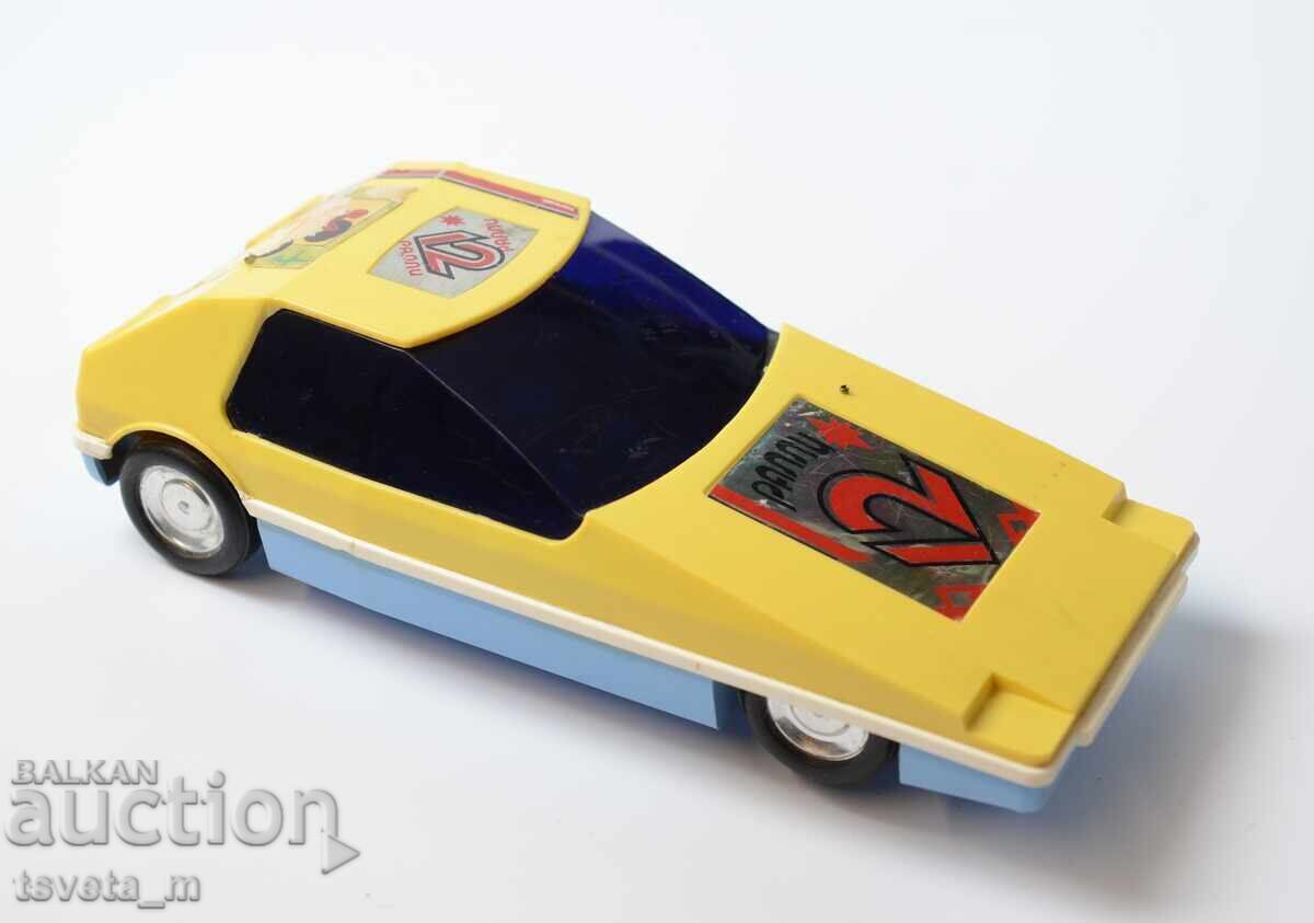 Mașină de plastic RALI soc cu preț € 3.00 | 5.87 BGN