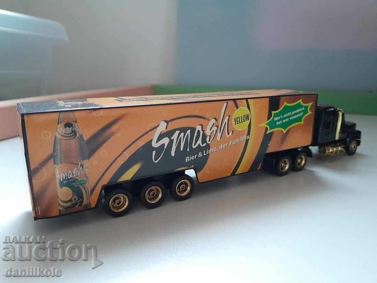 Delivery of *$*Y*$* METAL MODEL FORD ADVERTISING BEER SMASH *$*Y*$*