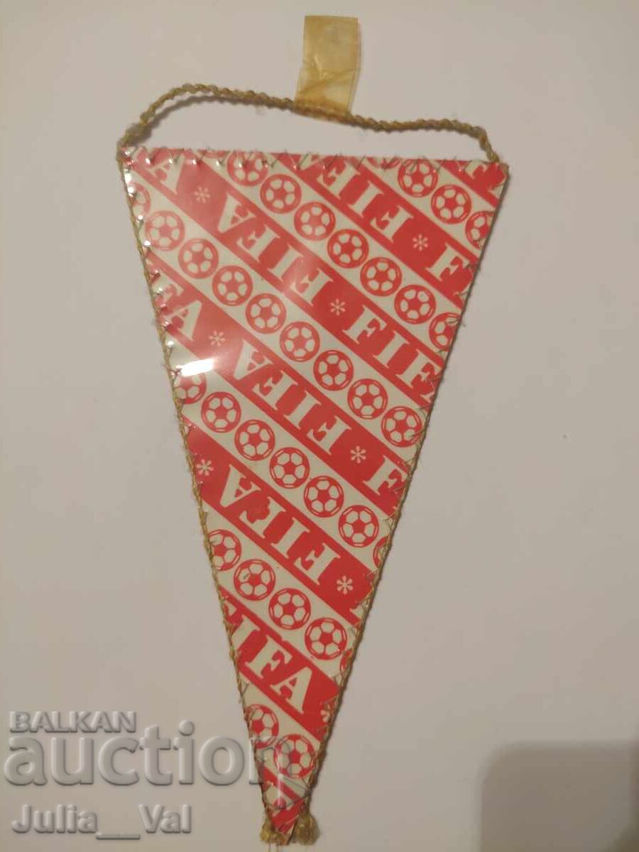 Football - FC Manchester United - Old Pennant with price 11.30 BGN | € 5.78 Football - FC Manchester United - Old Pennant with price 11.30 BGN | € 5.78