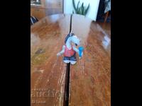 Παλιό παιχνίδι, ειδώλιο