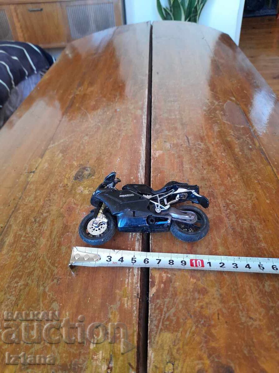 Стара играчка мотоциклет Ducati - 7 Стара играчка мотоциклет Ducati - 7