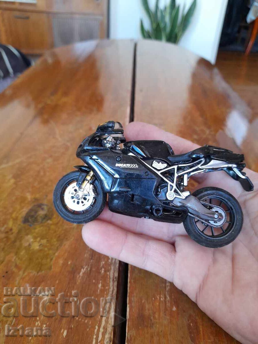 Стара играчка мотоциклет Ducati Стара играчка мотоциклет Ducati