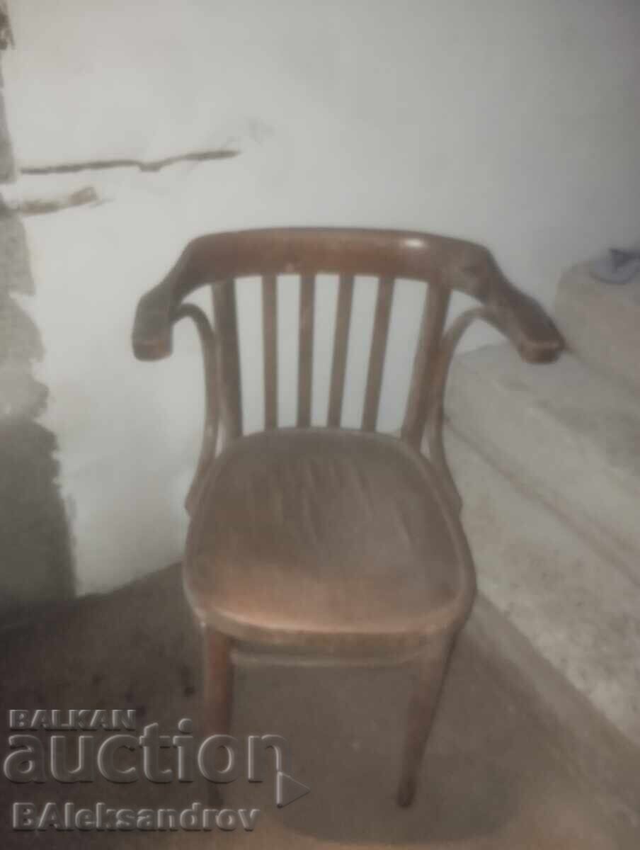 Viennese chair with armrests