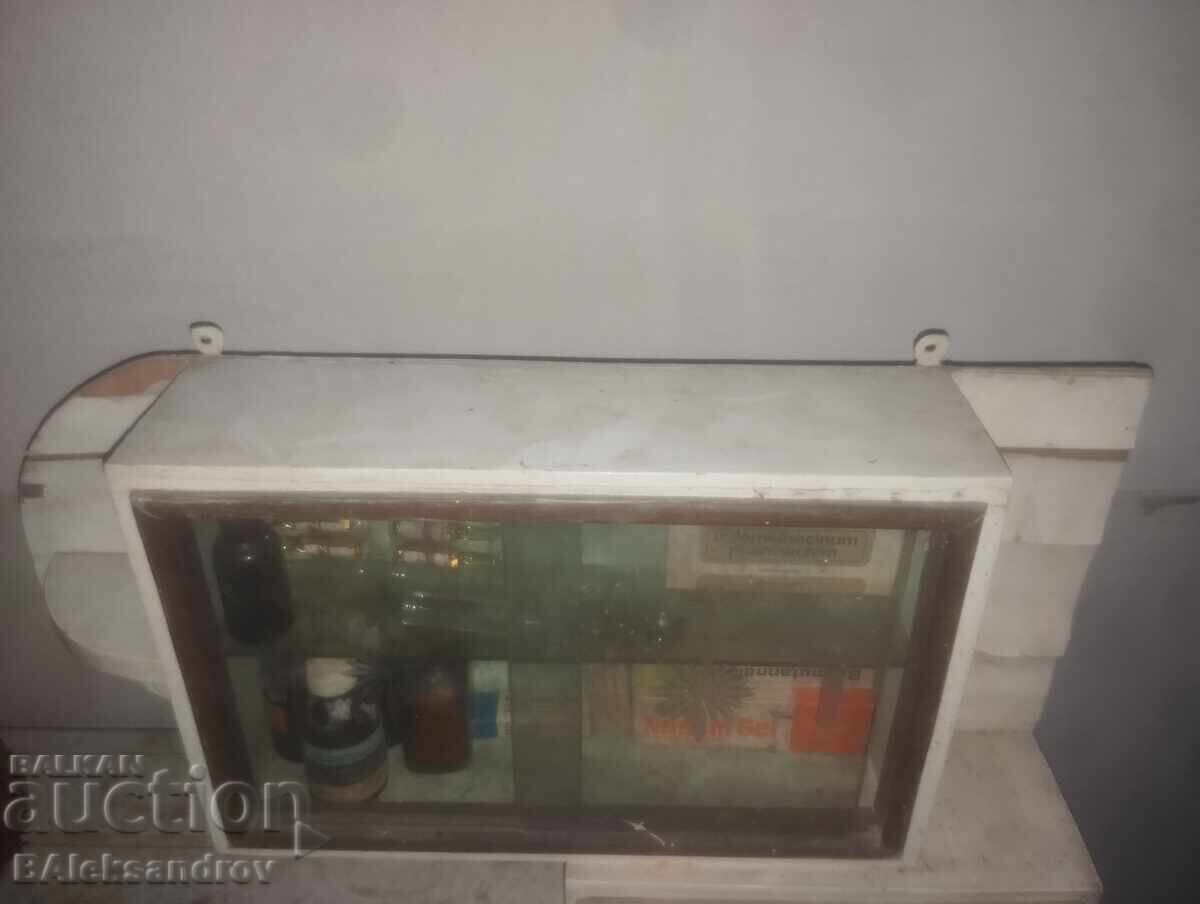 Delivery of Old home medicine cabinet from the socialist era Delivery of Old home medicine cabinet from the socialist era