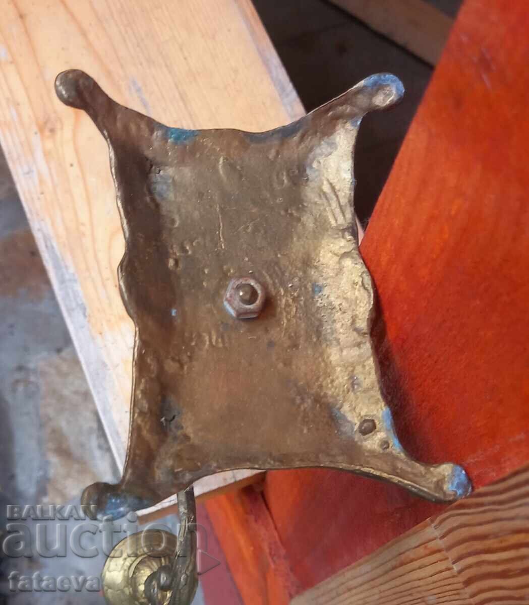 Παράδοση Παλιό μπρούτζινο κηροπήγιο