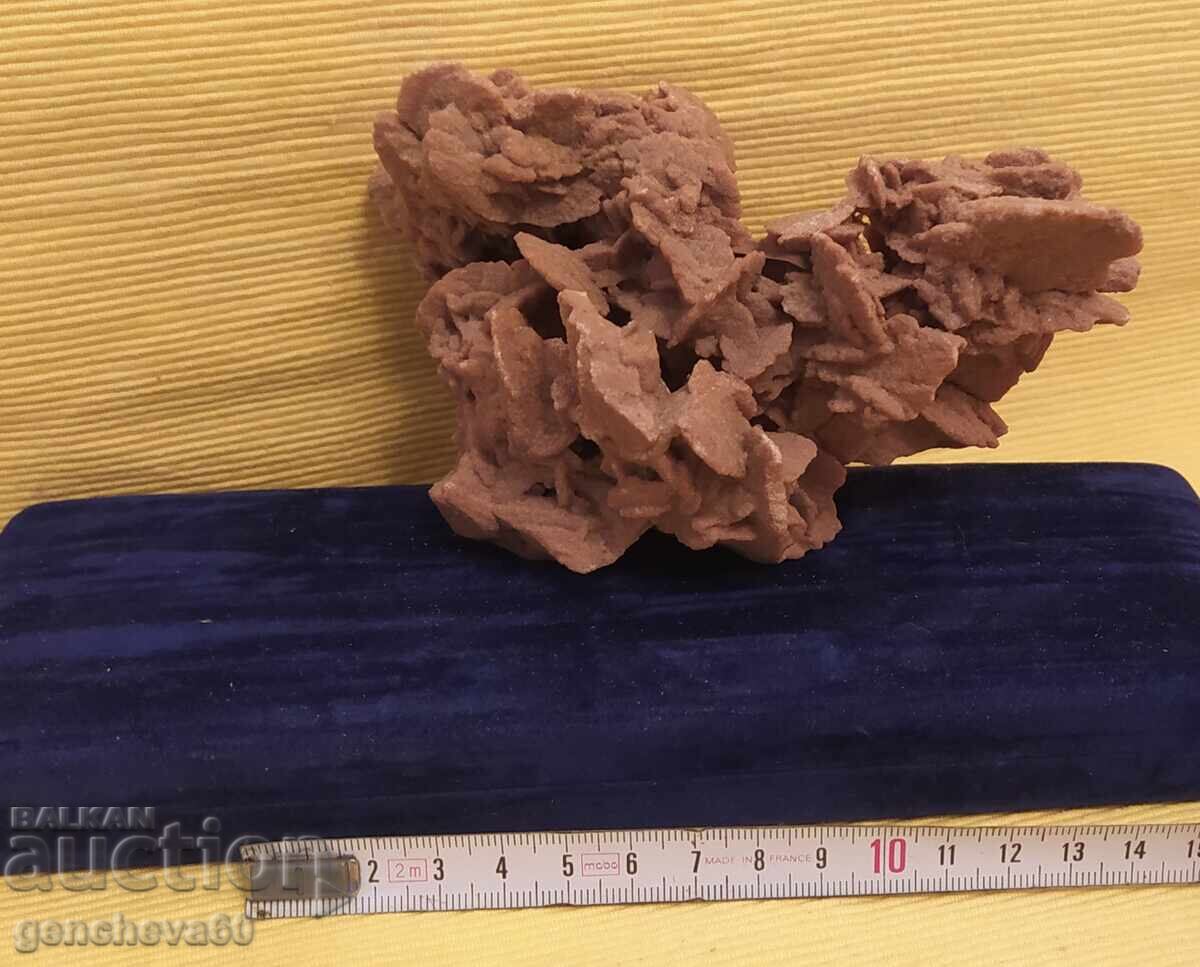 Natural stone druse "Sand Rose"