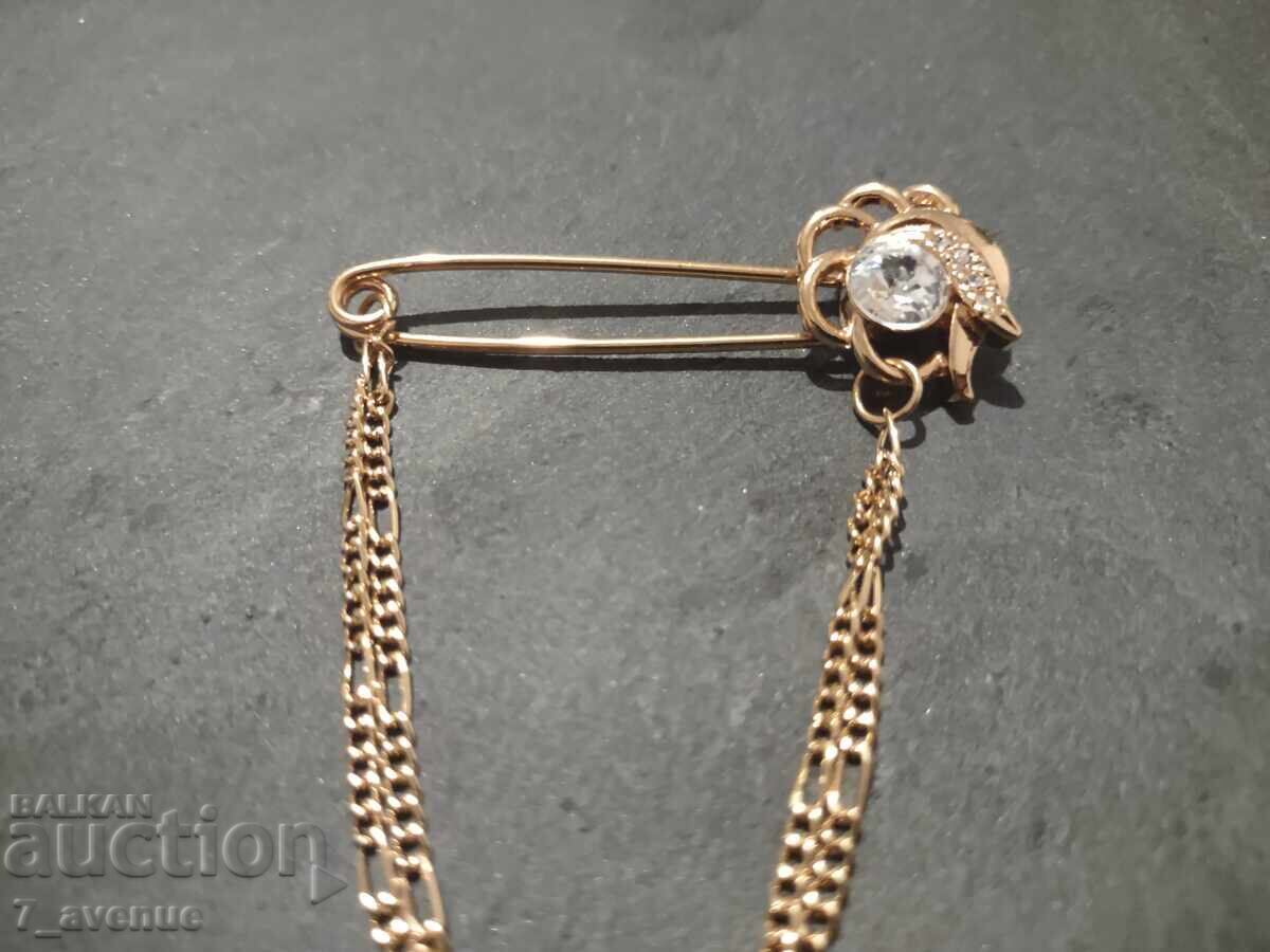 Κομψή και στυλάτη καρφίτσα για κυρίες 20.11.2025