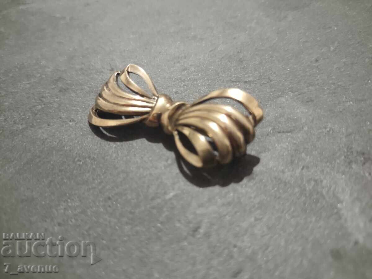 Elegant stylish gold-plated brooch for ladies 20.11.2025