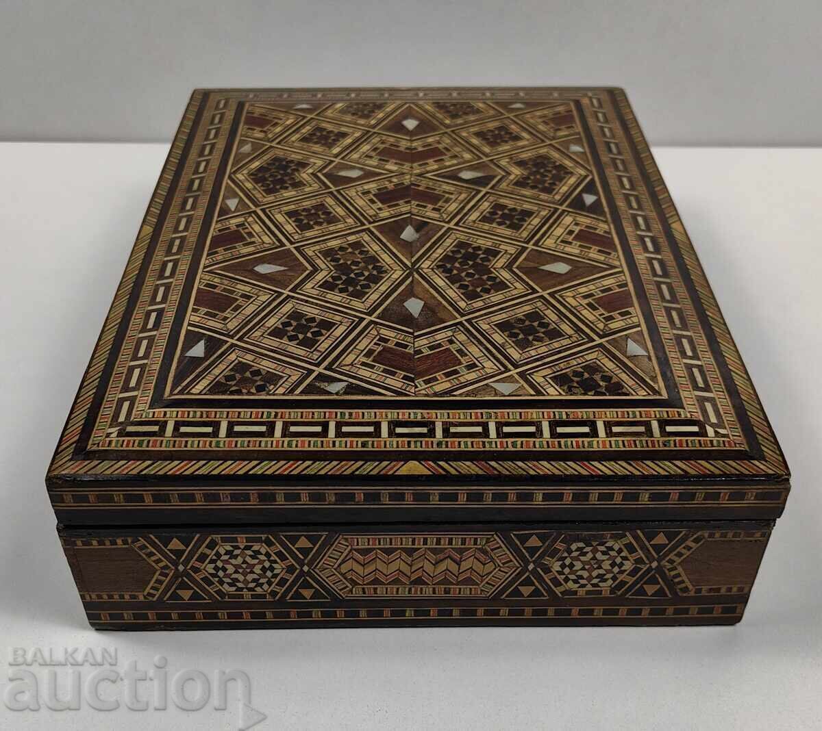 РАЗКОШНА ГОЛЯМА КУТИЯ ЗА БИЖУТА СЕДЕФ ИНТАРЗИЯ - 6 РАЗКОШНА ГОЛЯМА КУТИЯ ЗА БИЖУТА СЕДЕФ ИНТАРЗИЯ - 6