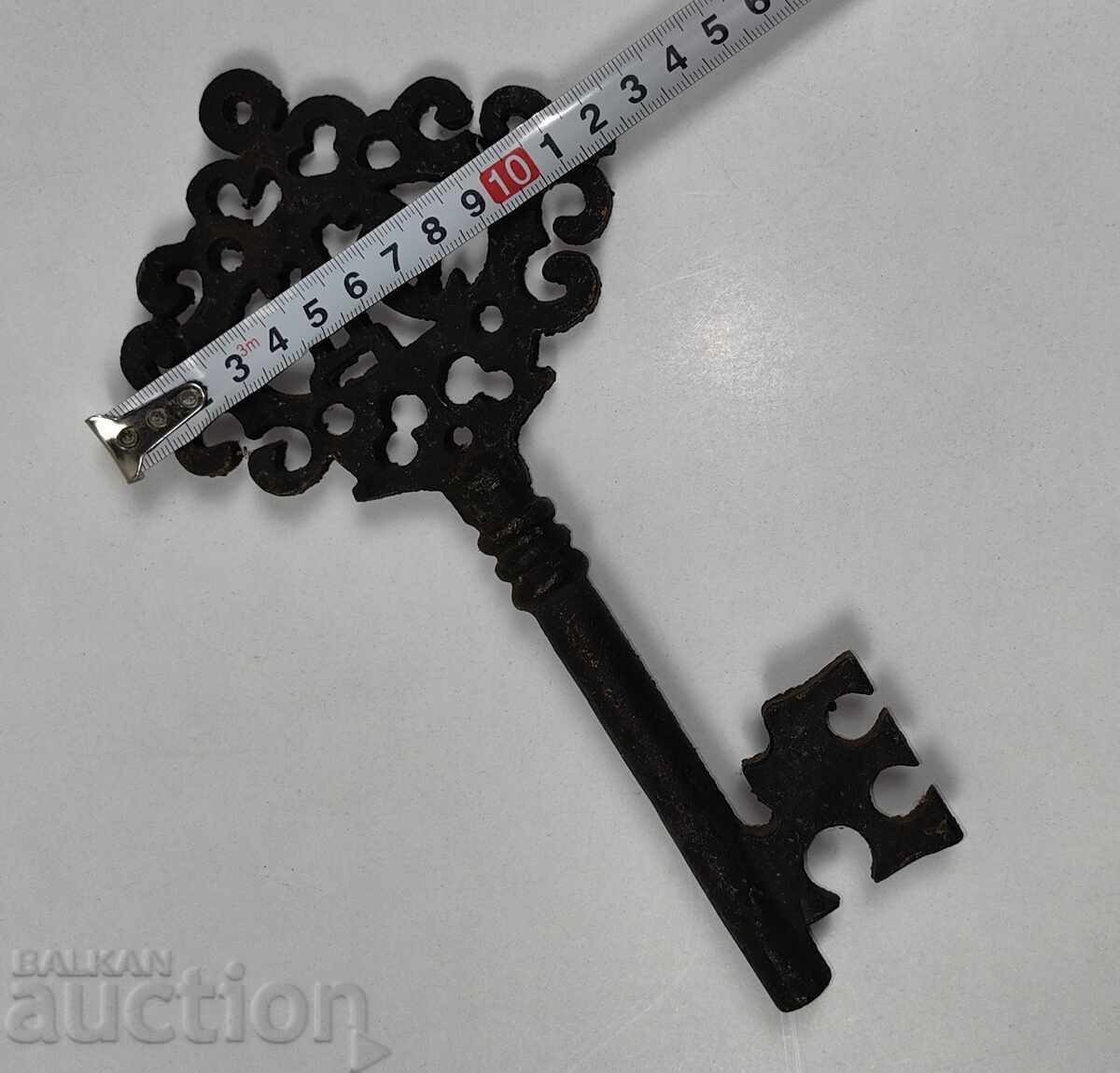 LARGE METAL KEY WITH MONOGRAM INITIAL LETTERS - 5