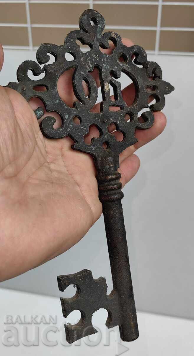 LARGE METAL KEY WITH MONOGRAM INITIAL LETTERS