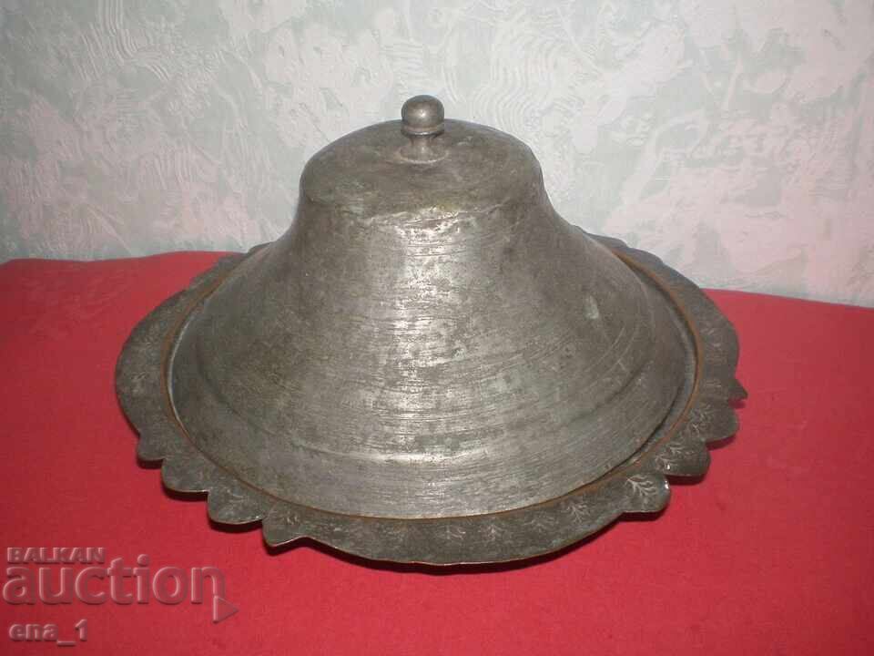 Licitație Farfurie de cupru cositorită din perioada Renașterii Naționale cu capac, secolul al XIX-lea