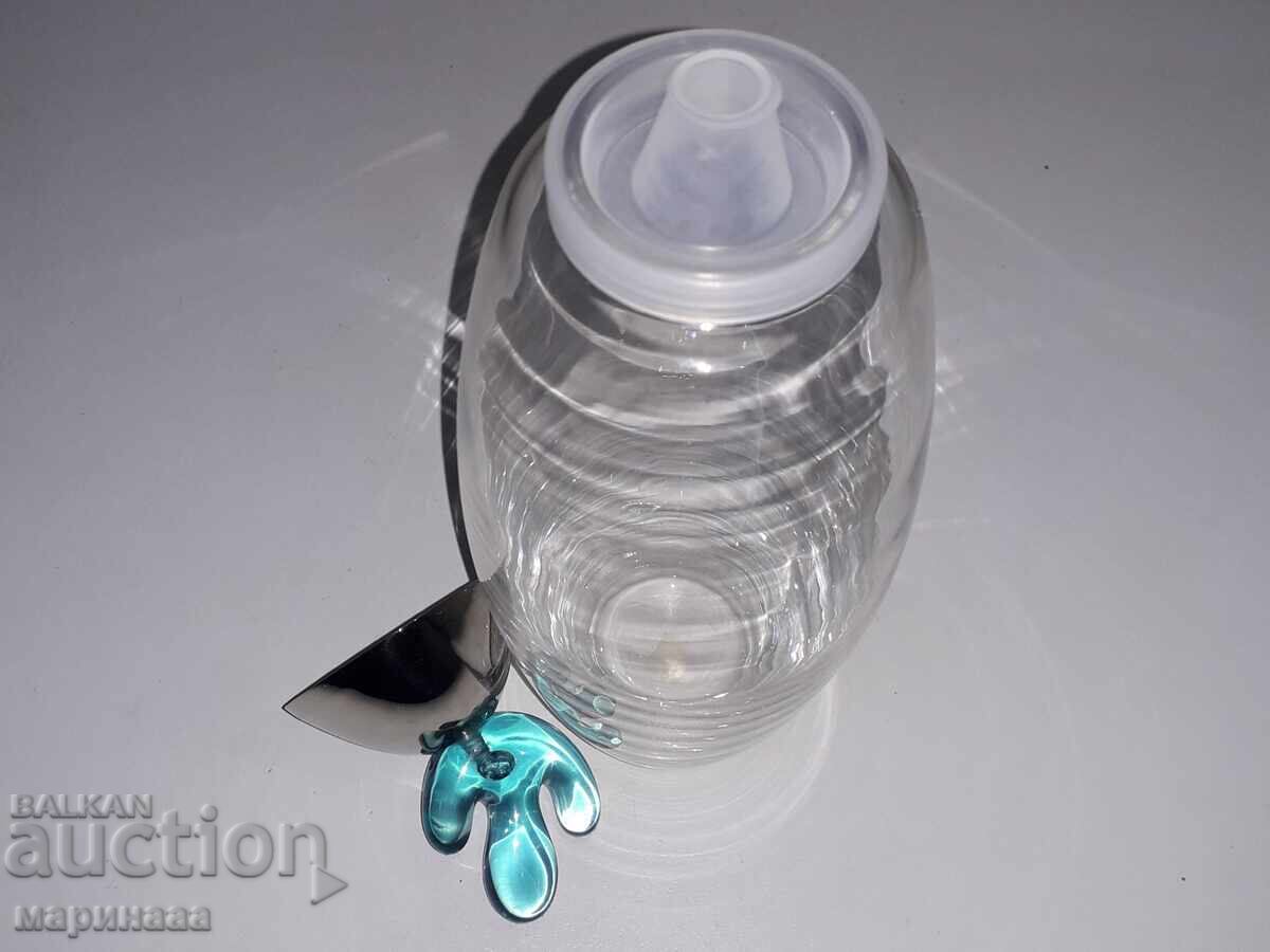 Delivery of NEW BOTTLE. CRYSTAL GLASS. ITALY Delivery of NEW BOTTLE. CRYSTAL GLASS. ITALY