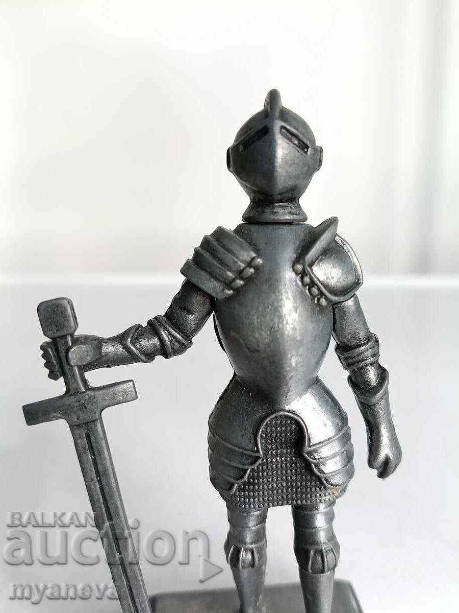 Knight, metal figurine with pencil sharpener with price 30.00 BGN | € 15.34