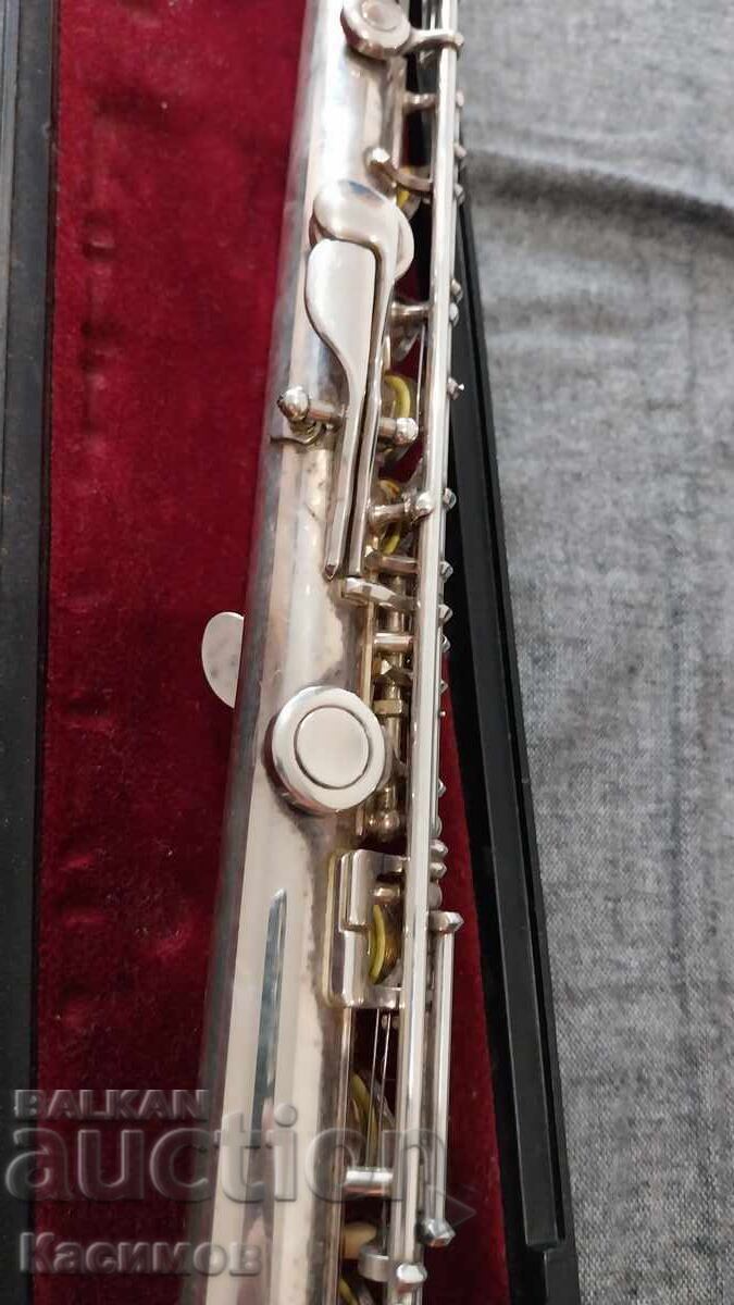 Delivery of Almost New Branded Silver-Plated Flute "YAMAHA" Made in Japan