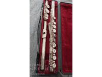 Почти нова Маркова Посребрена Флейта "YAMAHA " Made in Japan