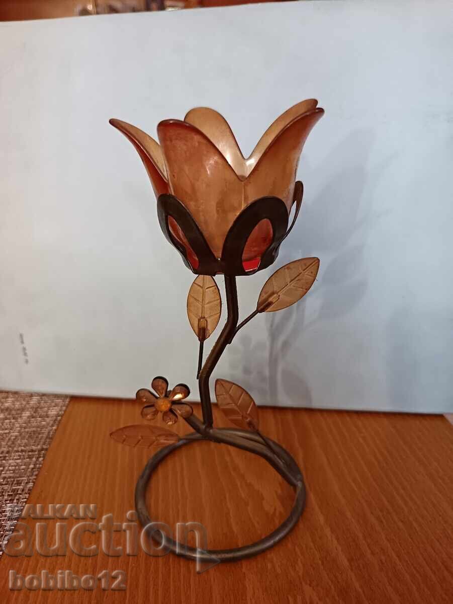 Sfeșnic cu decorațiuni cu preț € 3.00 | 5.87 BGN Sfeșnic cu decorațiuni cu preț € 3.00 | 5.87 BGN