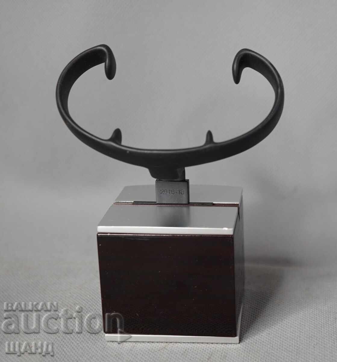 Delivery of LONGINES Old original wristwatch stand Delivery of LONGINES Old original wristwatch stand