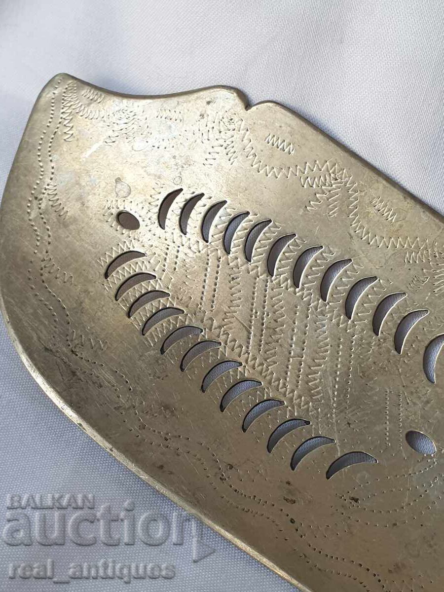 Paletă pentru servire cu preț 26.00 BGN | € 13.29