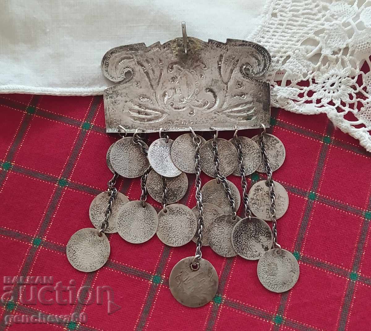 Licitație Bijuterie renascentistă sclipitoare, procealnic