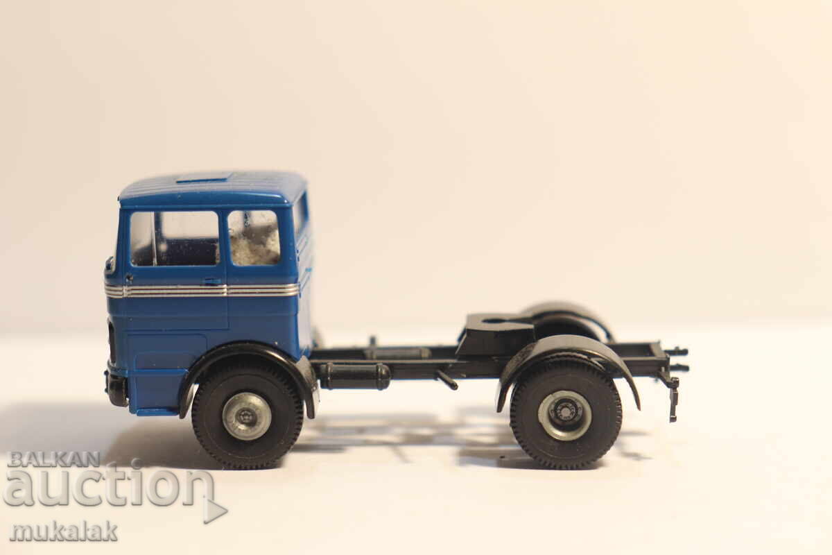 BREKINA H0 1/87 MERCEDES TRACTOR TRUCK MODEL
