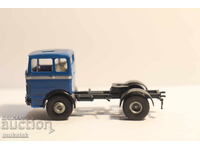 BREKINA H0 1/87 MERCEDES TRACTOR TRUCK MODEL
