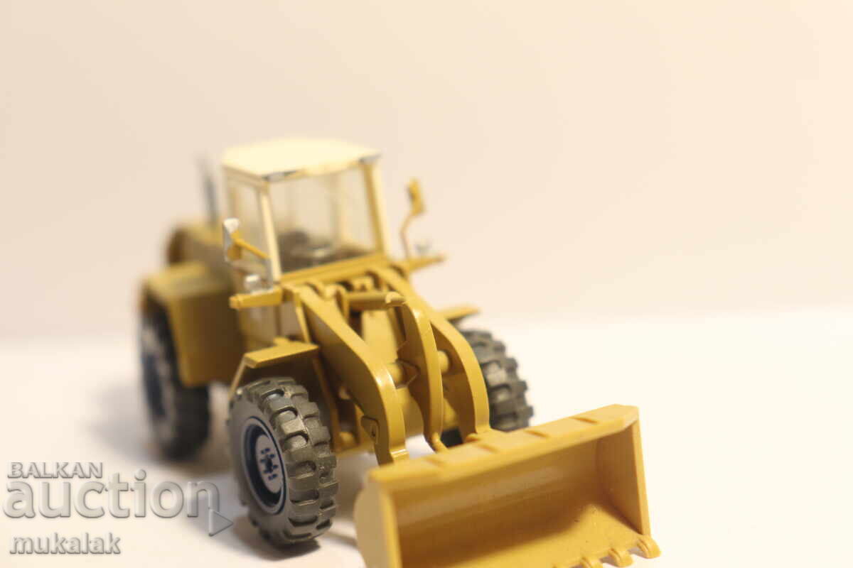 Delivery of WIKING H0 1/87 EXCAVATOR FRONT LOADER GOODS TRUCK MODEL