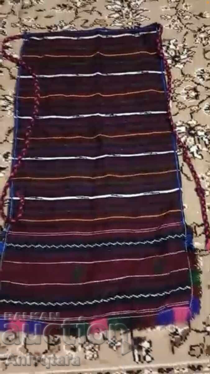 Șorțuri cu preț 100.00 BGN | € 51.13