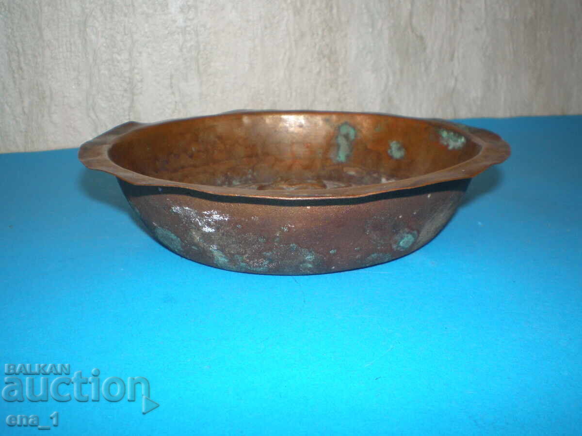 Tavă de epocă Renaștere, lucrată manual din cupru, gravată - secolul 19 cu preț € 50.00 | 97.79 BGN