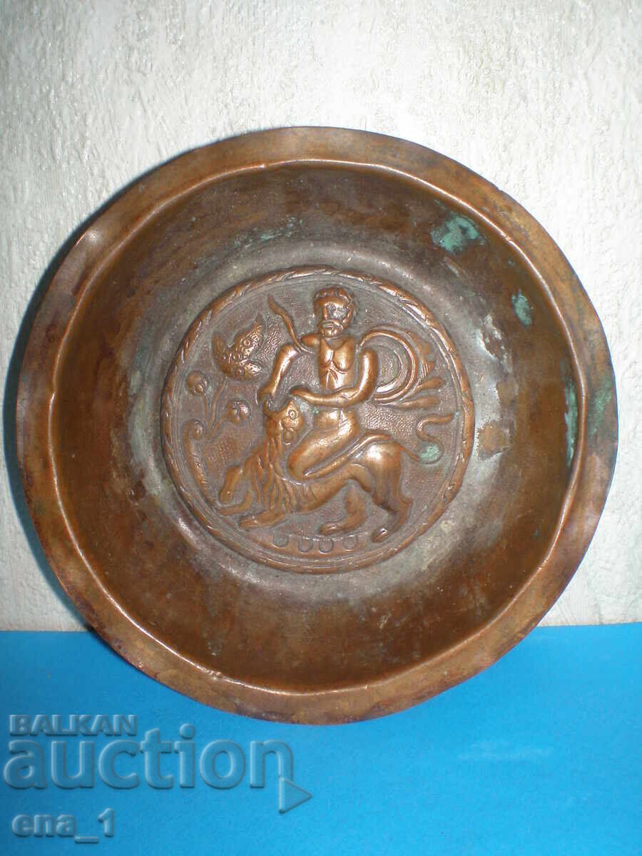 Livrarea Tavă de epocă Renaștere, lucrată manual din cupru, gravată - secolul 19