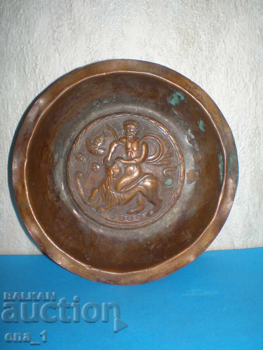 Tavă de epocă Renaștere, lucrată manual din cupru, gravată - secolul 19