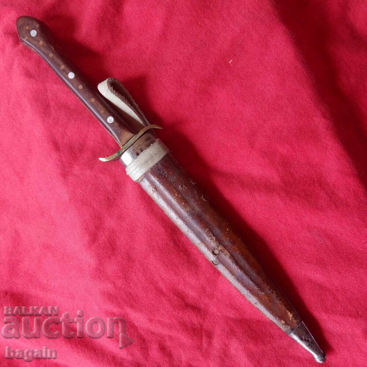 Cuțit de burlac cu preț 200.00 BGN | € 102.26 Cuțit de burlac cu preț 200.00 BGN | € 102.26