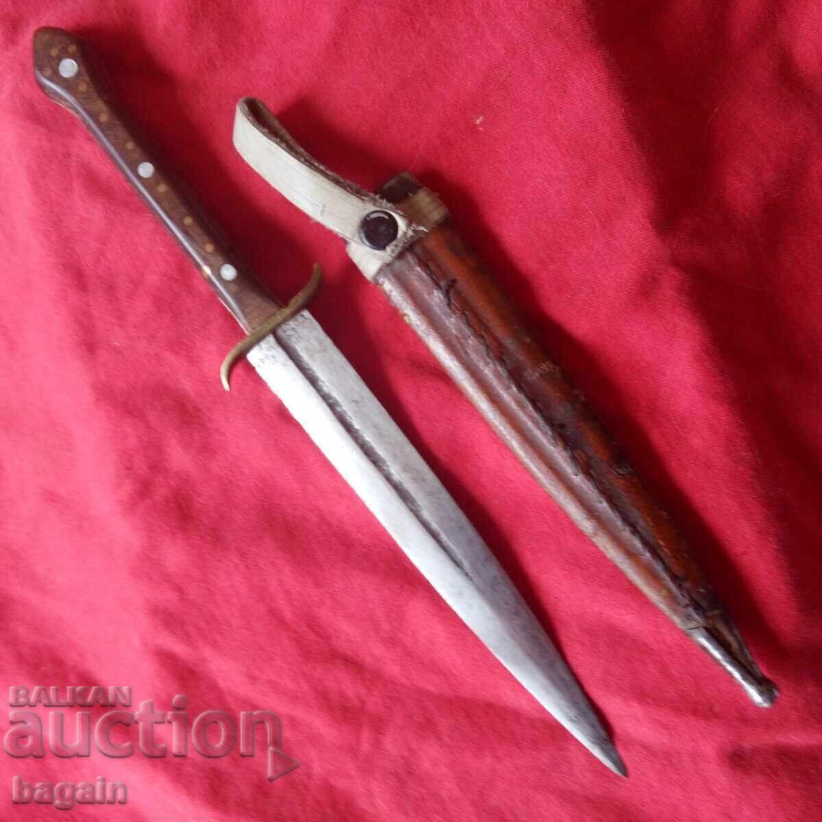 Licitație Cuțit de burlac Licitație Cuțit de burlac