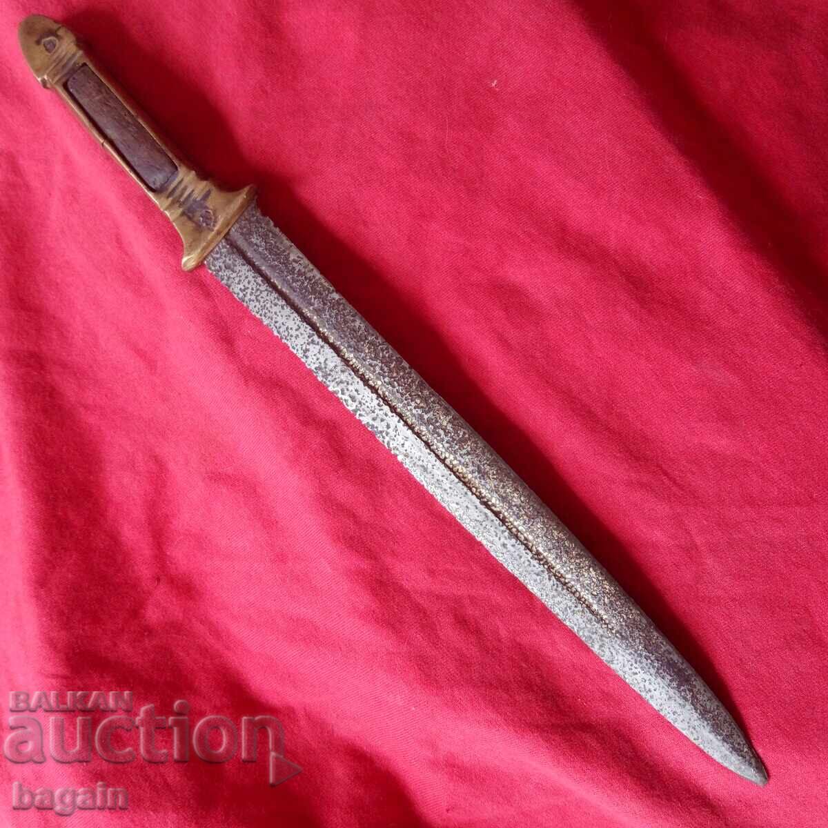 Large bachelor's room with price 100.00 BGN | € 51.13 Large bachelor's room with price 100.00 BGN | € 51.13