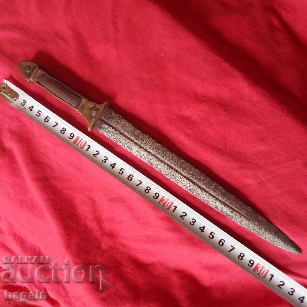 Auction Large bachelor's room Auction Large bachelor's room