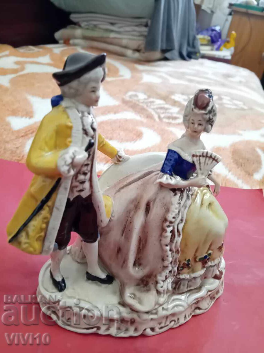 Figurină de porțelan veche, marcată