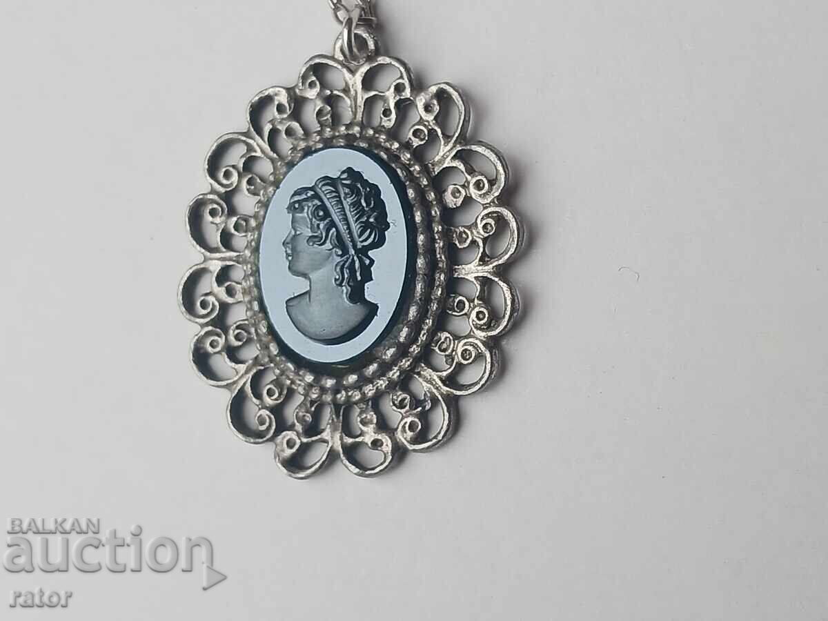 Delivery of Beautiful necklace, pendant - silver and cameo